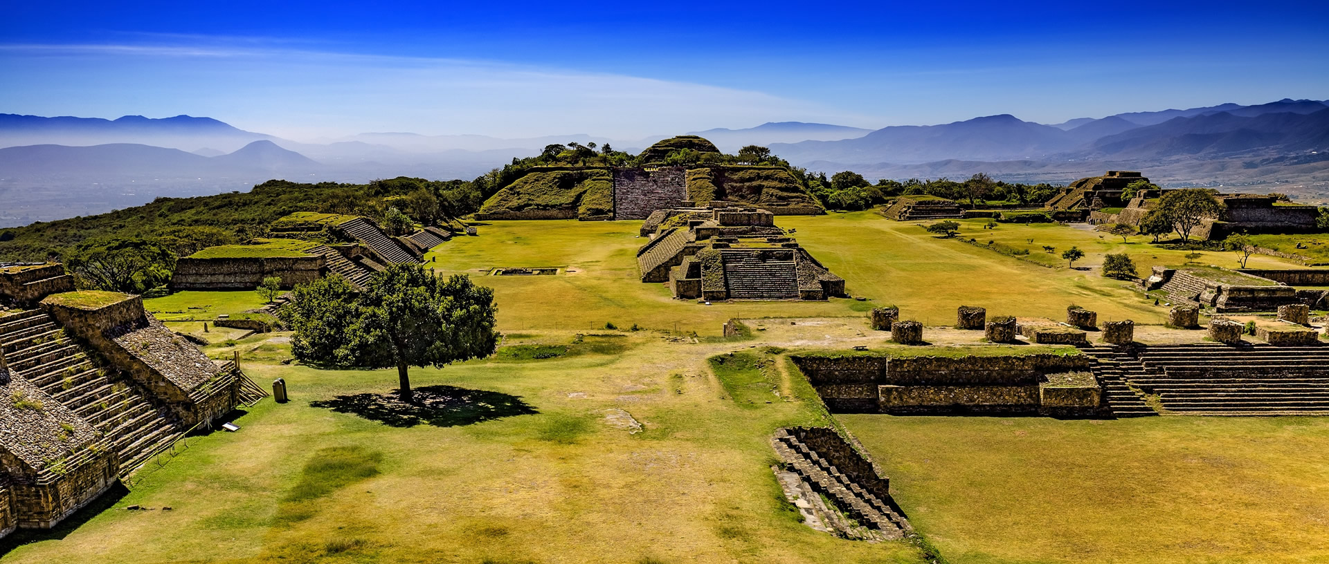 蒙特阿尔班遗址远眺与瓦哈卡山谷风光