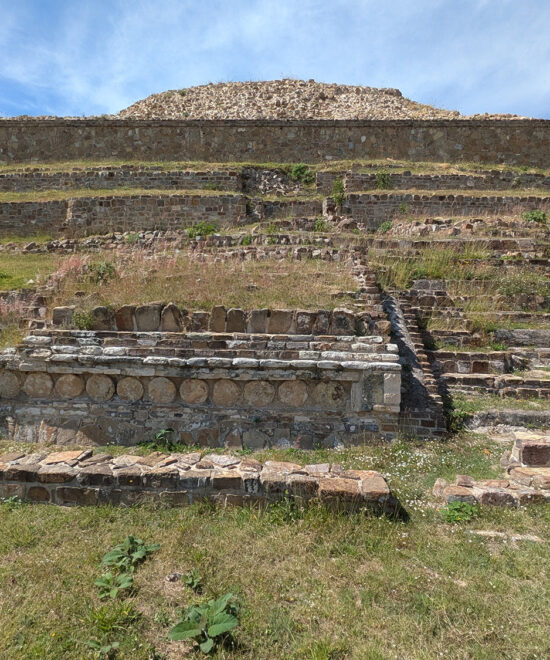 Building VG Enjoyado - Monte Alban Oaxaca