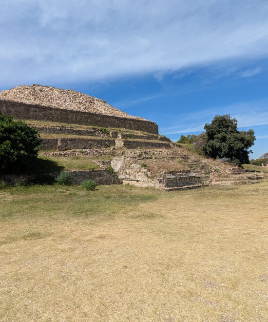 Building VG Enjoyado - Monte Alban Oaxaca
