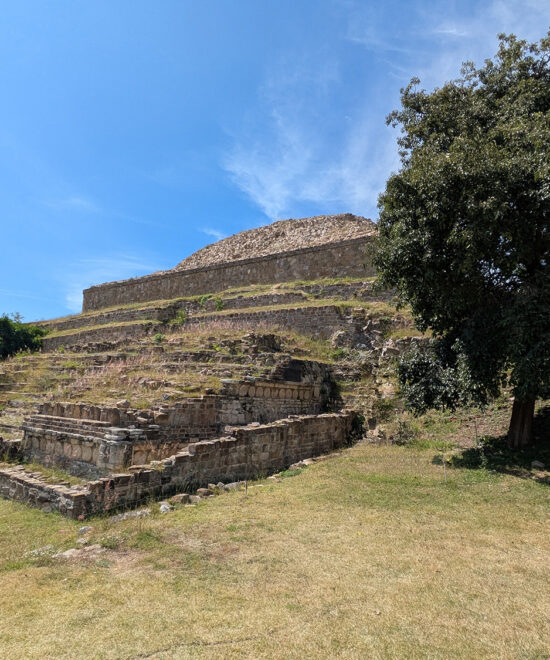 Building VG Enjoyado - Monte Alban Oaxaca