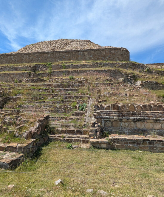 Building VG Enjoyado - Monte Alban Oaxaca