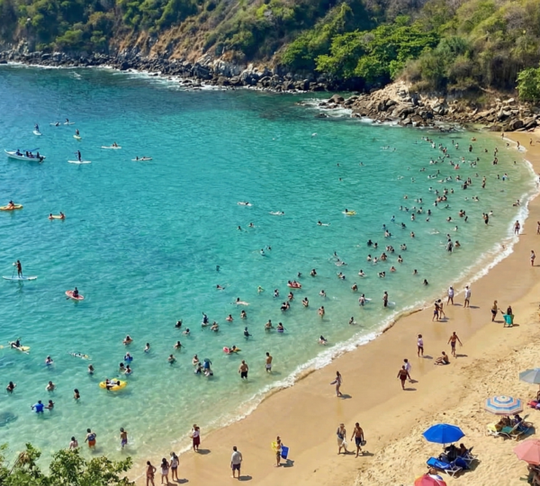 How crowded are Oaxacan beaches during Semana Santa and which are the best?