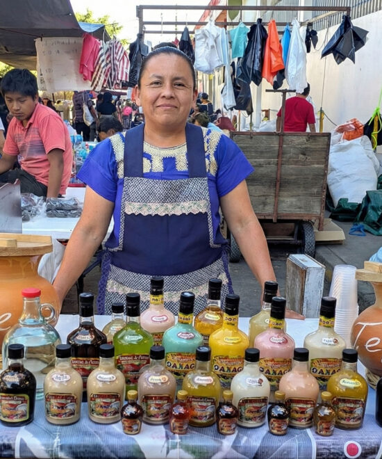 Eva Antonio Luis - Tepache en Tlacolula