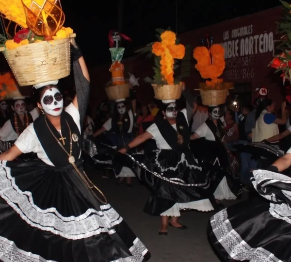 Comparsas ou muerteadas : comprendre les défilés du Día de Muertos à Oaxaca