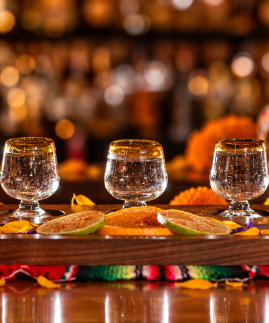 Bebiendo con los ancestros: el papel del mezcal en Día de Muertos en Oaxaca